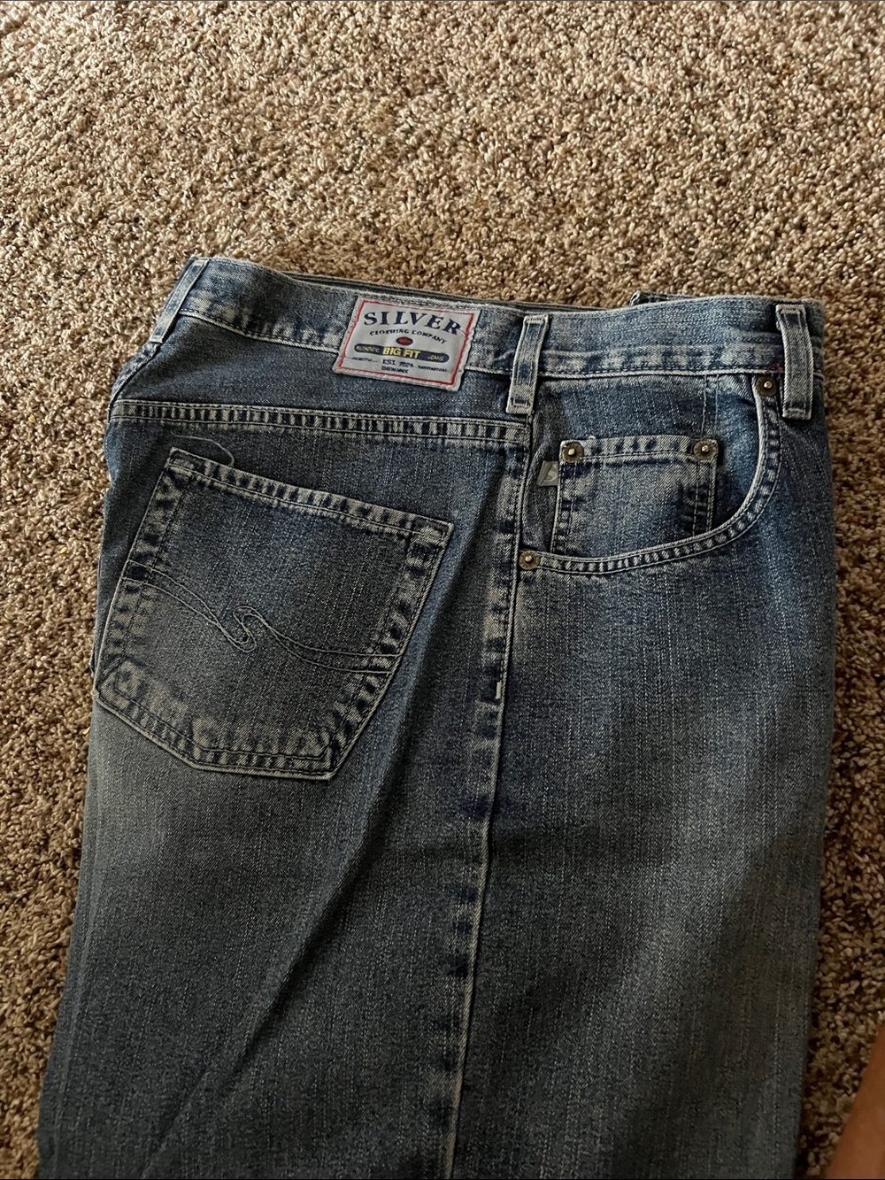 Silver Jeans Men's Faded Blue Relaxed Denim
